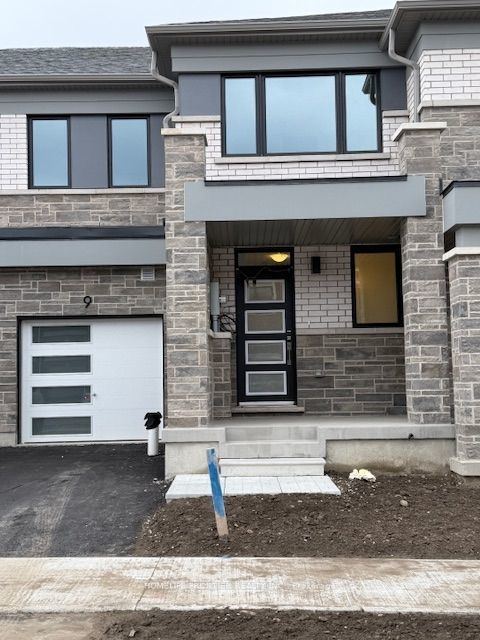 9 Vinewood Crescent, Barrie