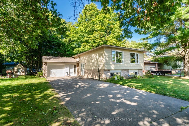 35 Dorcas Avenue, Tiny