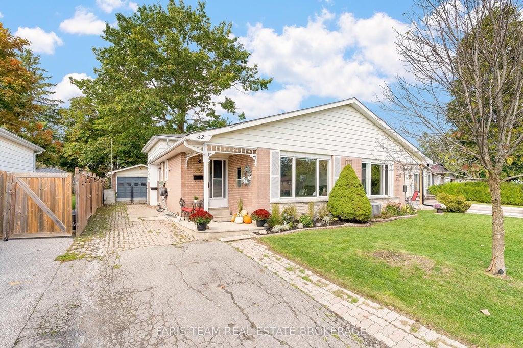 32 Burbank Place, Barrie