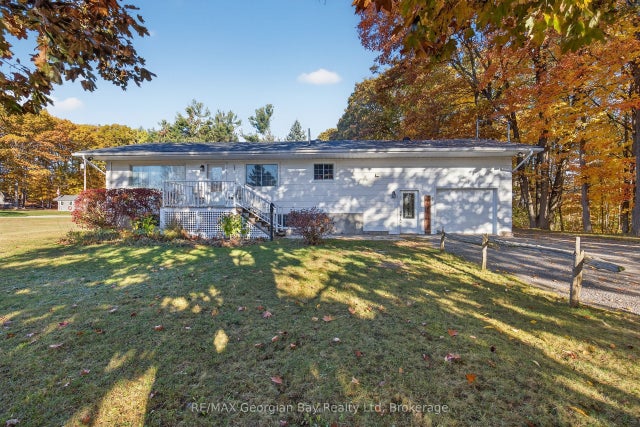 1034 Pine Grove Road, Penetanguishene