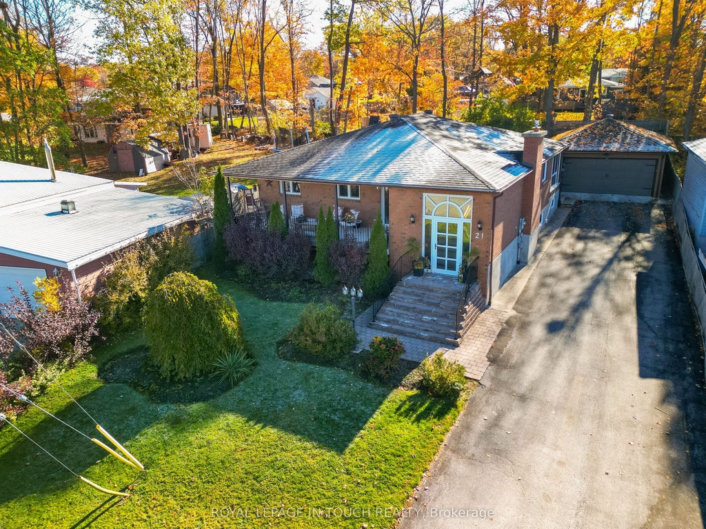 21 Robins Point Road, Tay