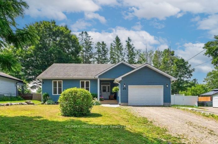 64 Broad Street, Penetanguishene