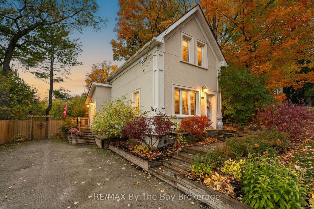 206 Centennial Drive, Midland