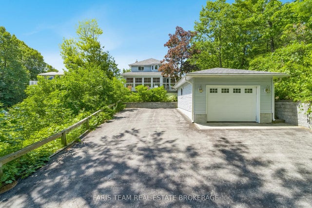 8 Glen Forest Trail, Tiny