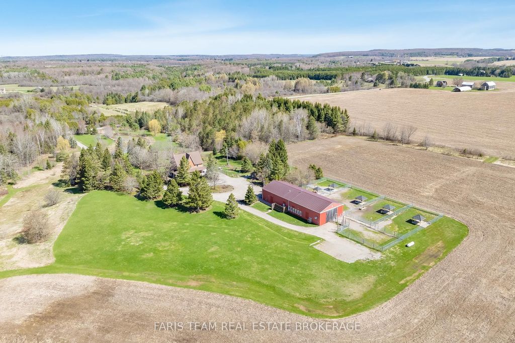 301 Concession 4 Road E, Tiny