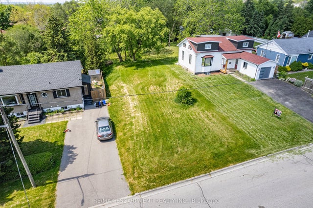 1142 Fisher Avenue, Burlington
