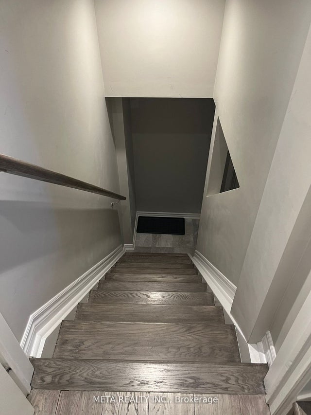 7568 Doverwood Drive, Mississauga