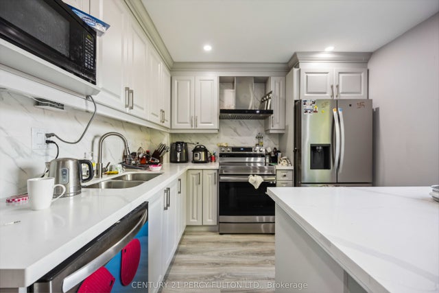 47 Woolenscote Circle, Toronto W10