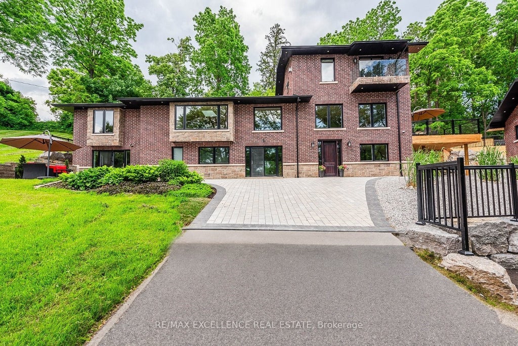 8949 Mississauga Road, Brampton