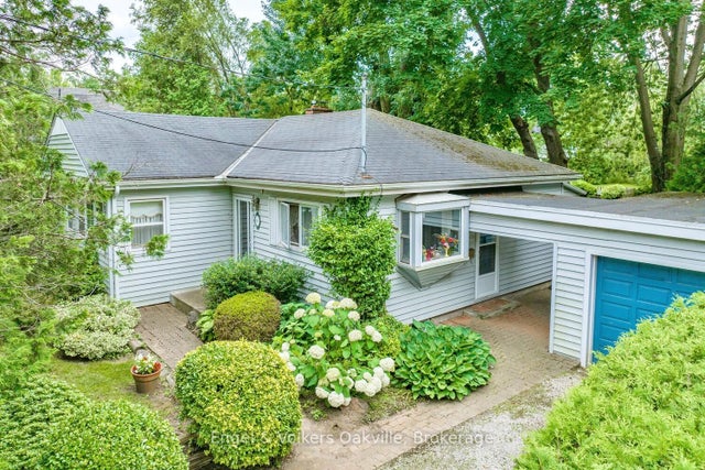 504 Chamberlain Lane, Oakville