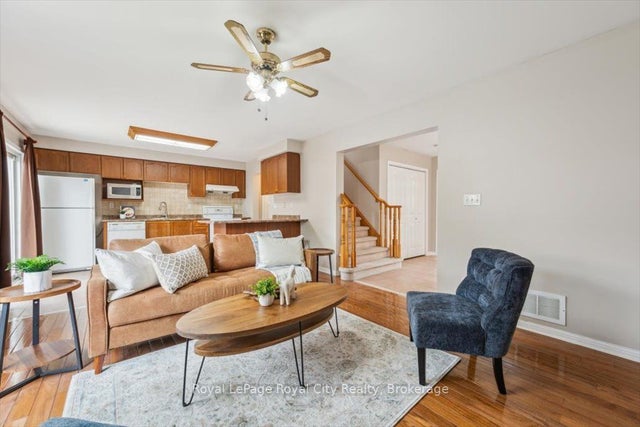 1617 Gowling Terrace, Milton