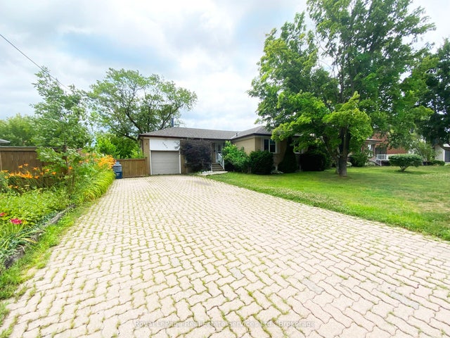2072 Bridge Road, Oakville