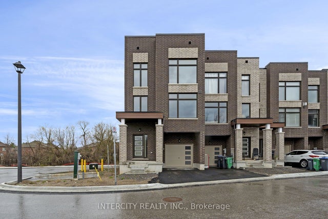 42 Queenpost Drive, Brampton