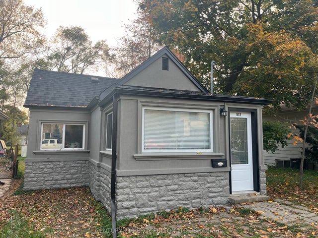 912 Beechwood Avenue, Mississauga