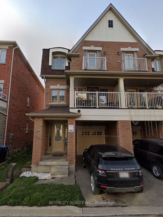 7 Kayak Heights, Brampton