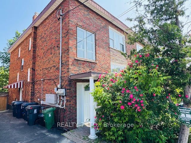 9 Donald Avenue 2, Toronto W03