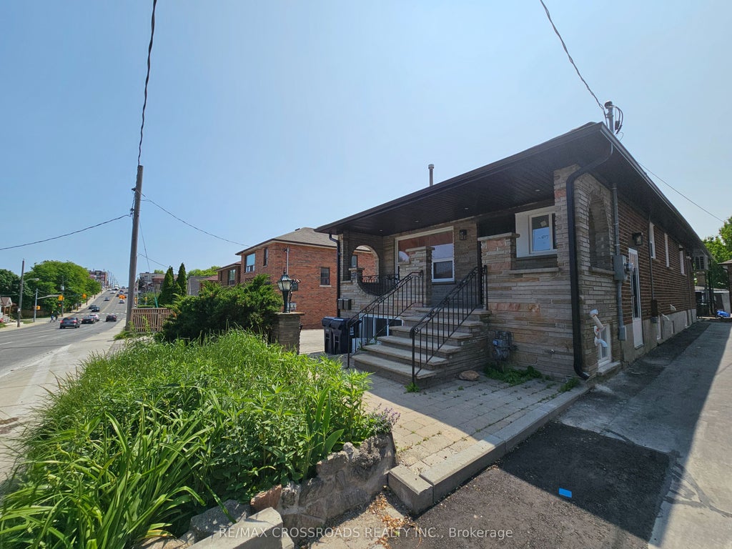 2170b Dufferin Street Upper Lvl, Toronto W03