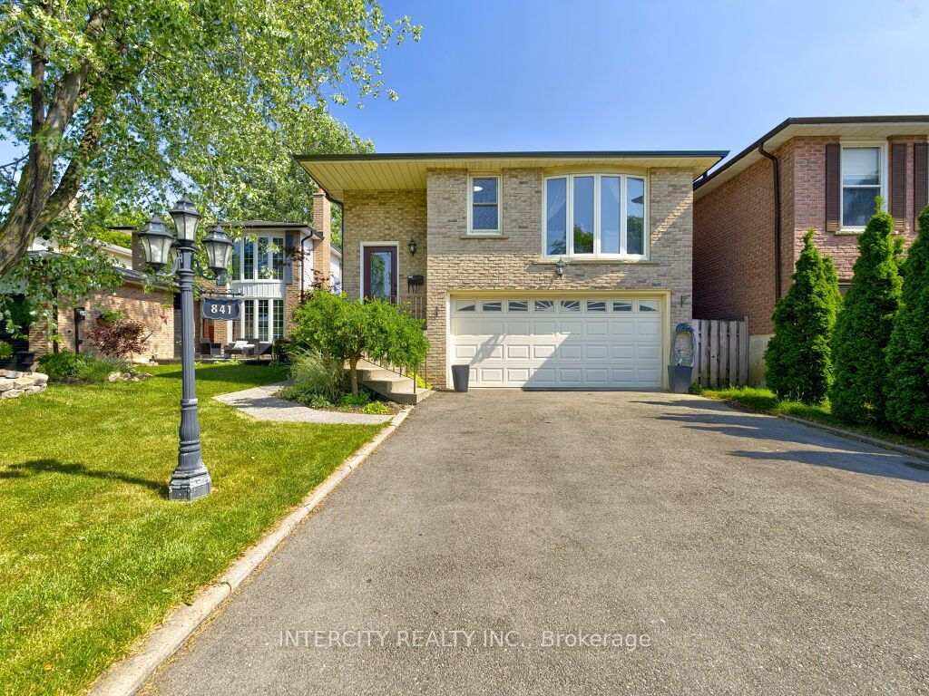 841 Coulson Avenue, Milton