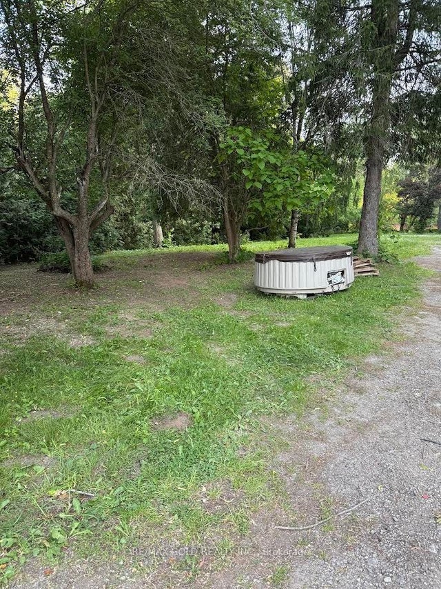 Olde Base Line Road, Caledon