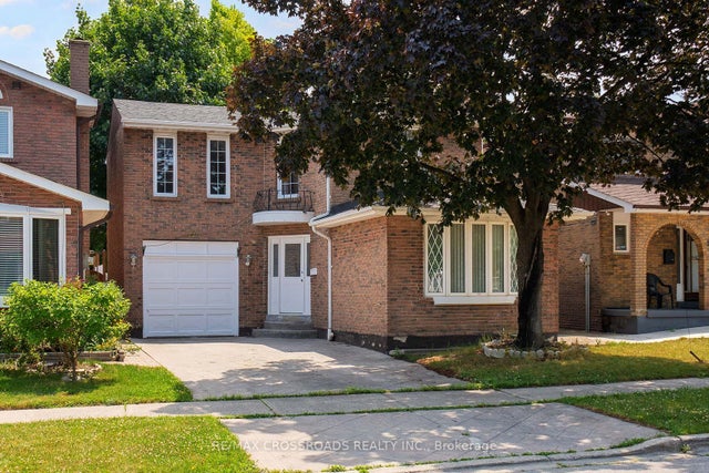 17 Brownridge Crescent, Toronto W10