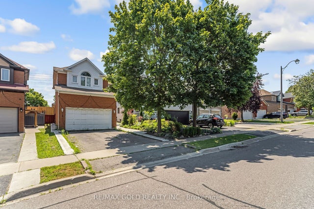 67 Sal Circle, Brampton