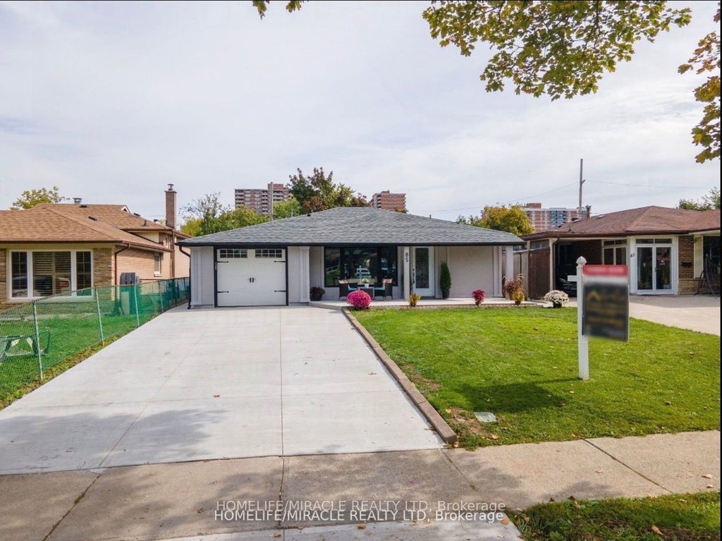 85 Silverstone Drive, Toronto W10