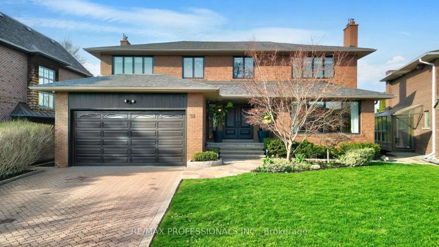 52 Courtsfield Crescent, Toronto W08