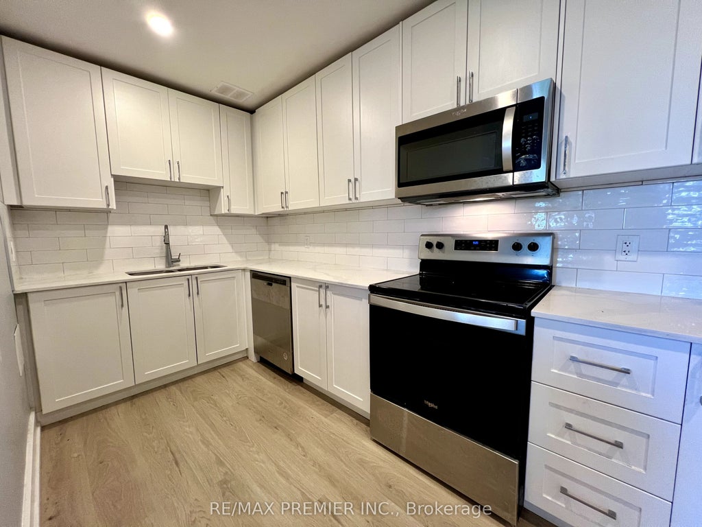 3046 Jaguar Valley Drive 302, Mississauga