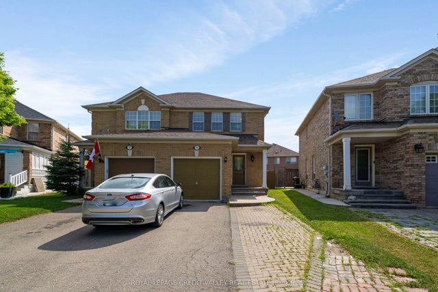 19 Dunlop Court, Brampton