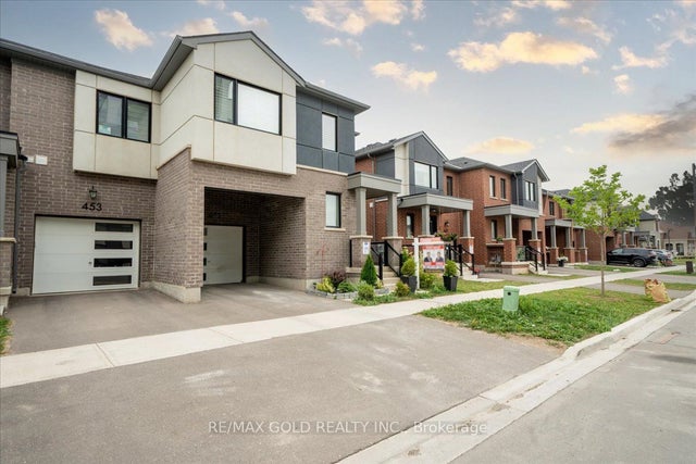 451 Gordon Krantz Avenue, Milton