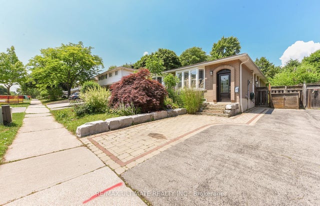 89 Mccraney Street W, Oakville