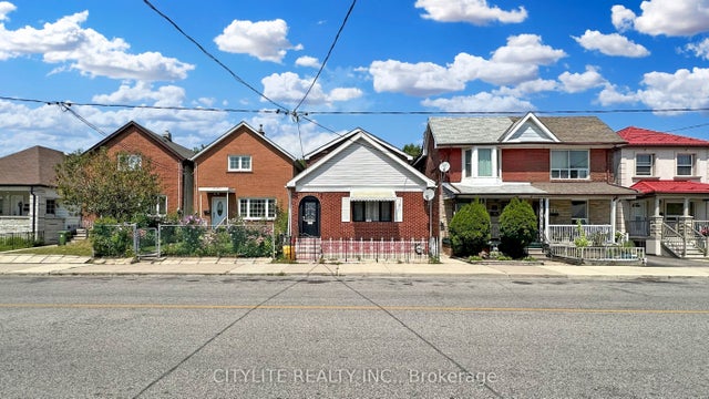 170 Lambton Avenue, Toronto W03