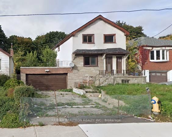 592 Ridelle Avenue, Toronto W04