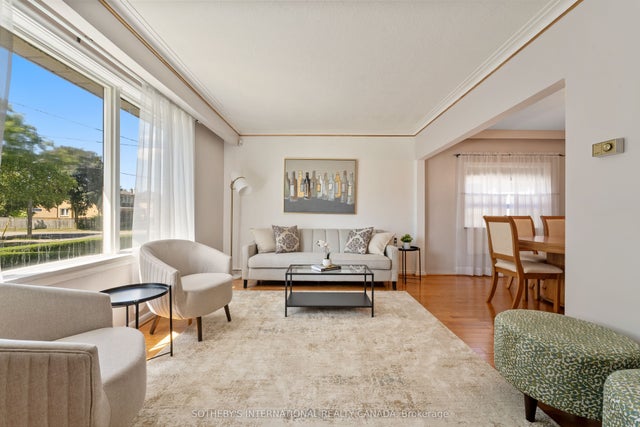76 Lawnside Drive, Toronto W04