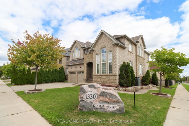 1330 Kestell Boulevard, Oakville
