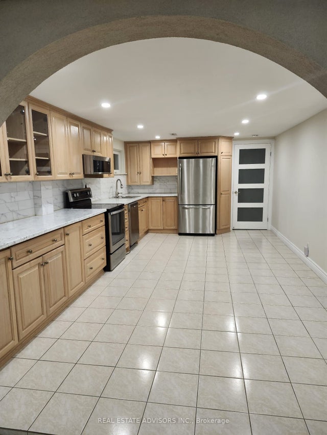 45 Hisey Crescent, Toronto W05