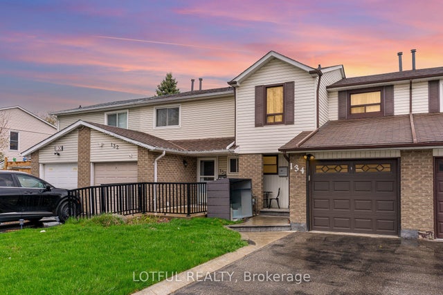 134 Royal Salisbury Way, Brampton