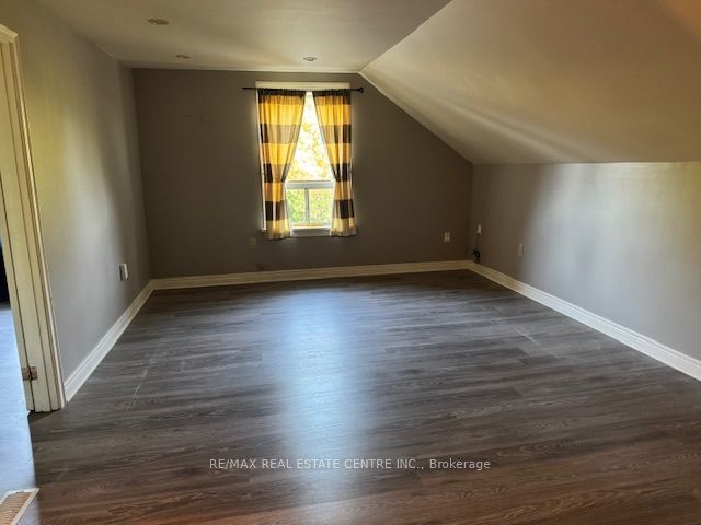2073 15 Side Road B, Milton