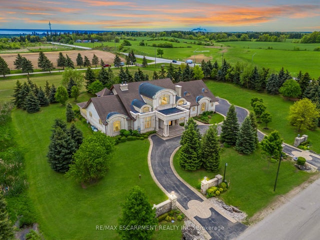 2594 Bluffs Way, Burlington