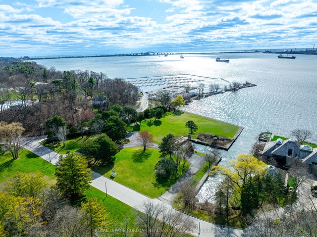 800 Lasalle Park Road, Burlington