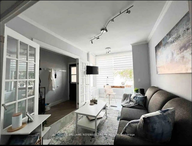 2480 St Clair Avenue W, Toronto W03