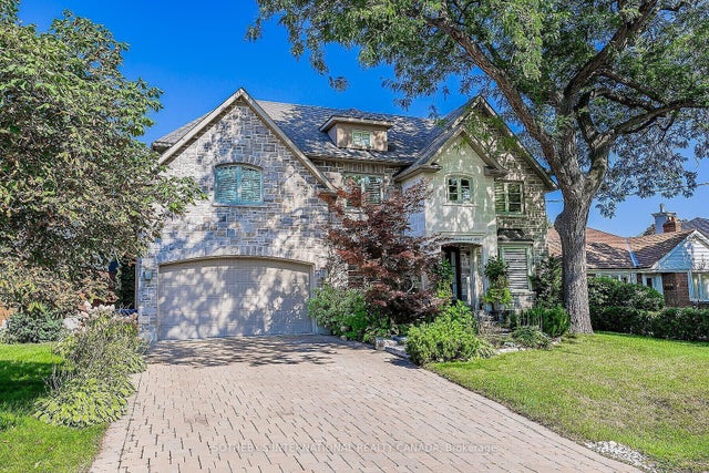 44 Meadowcrest Road, Toronto W07