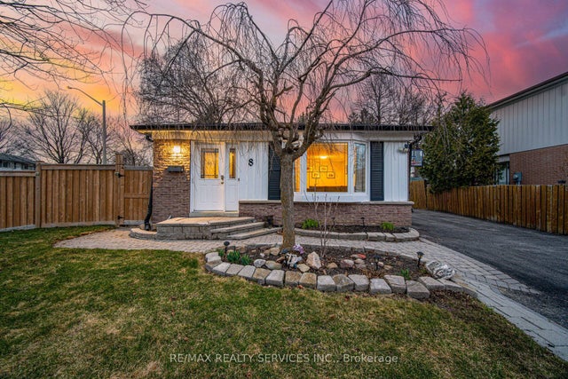 8 Reigate Avenue, Brampton