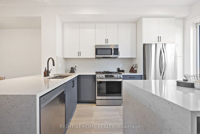 10 Lunar Crescent 21, Mississauga