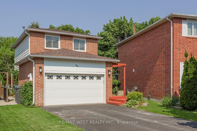 90 Lakecrest Trail, Brampton