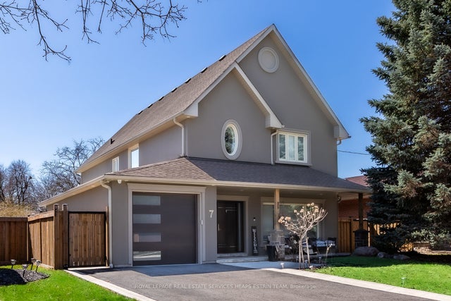 7 Forest Path Court, Toronto W10