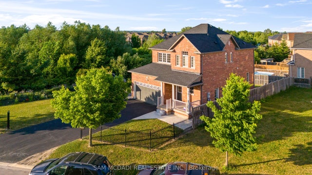 140 Sled Dog Road, Brampton