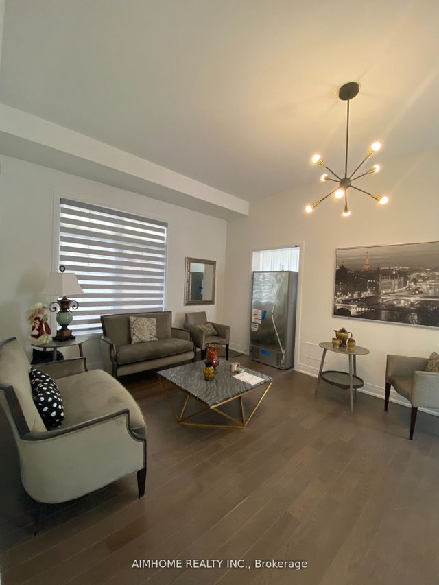 2130 Royal Gala Circle, Mississauga