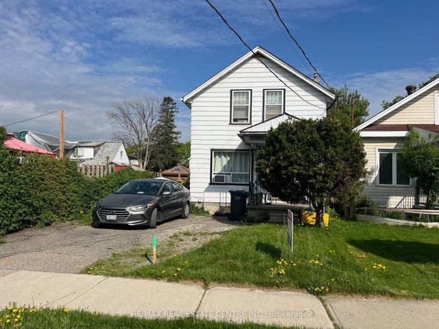 4 Eastern Avenue, Brampton