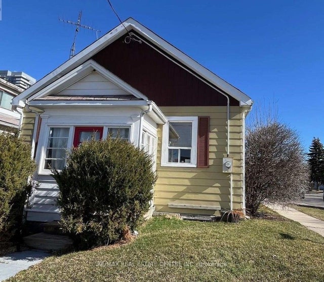 36 Trueman Street, Brampton